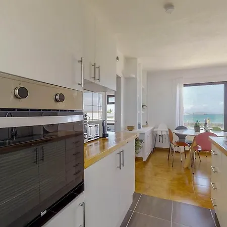 Sleeps 6 With Pool And Wifi